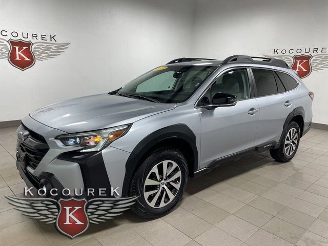 Used 2025 Subaru Outback Premium image 3