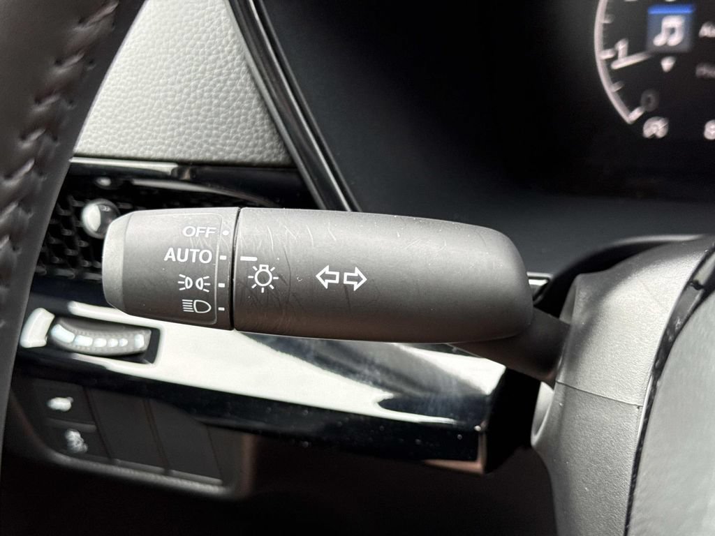 Used 2025 Honda CR-V EX-L image 11