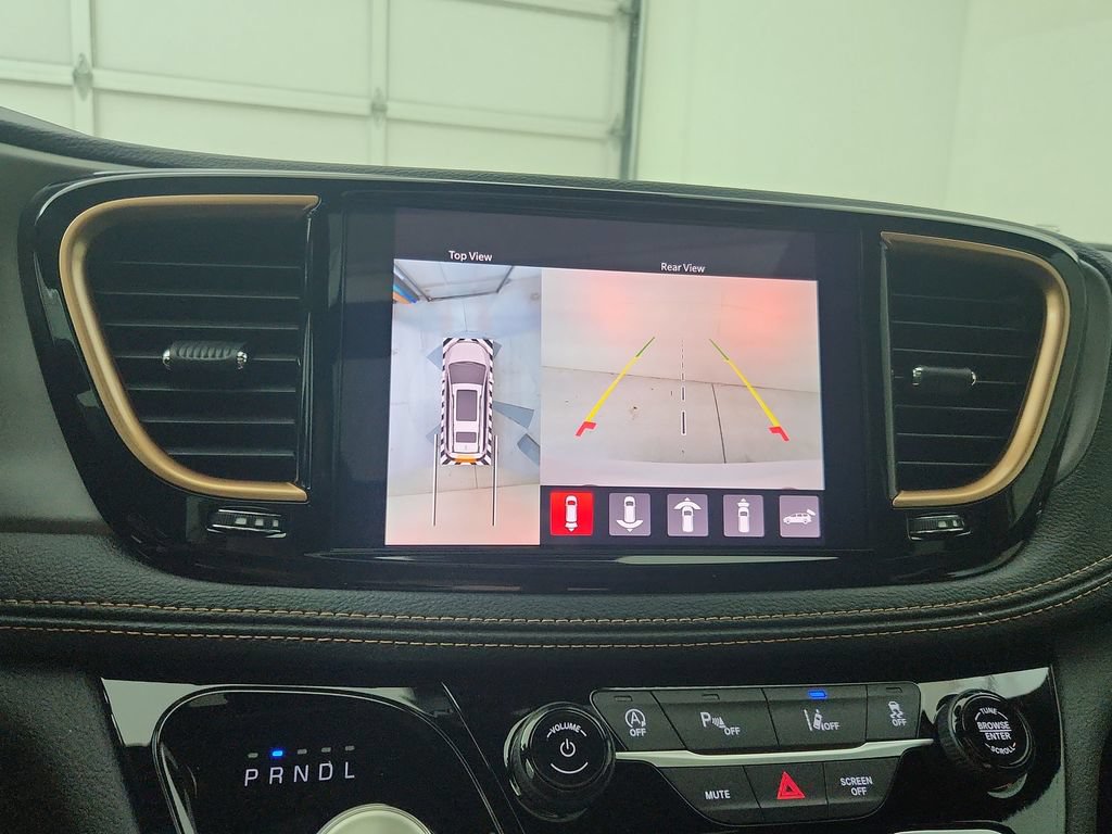 New 2027 Chrysler Pacifica Pinnacle w/ Theater Group AWD/4WD image 24