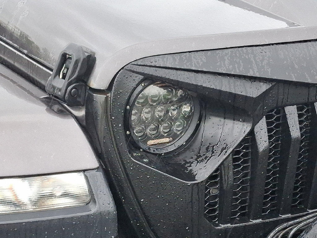 Used 2019 Jeep Wrangler Unlimited Sahara w/ Safety Group AWD/4WD image 9