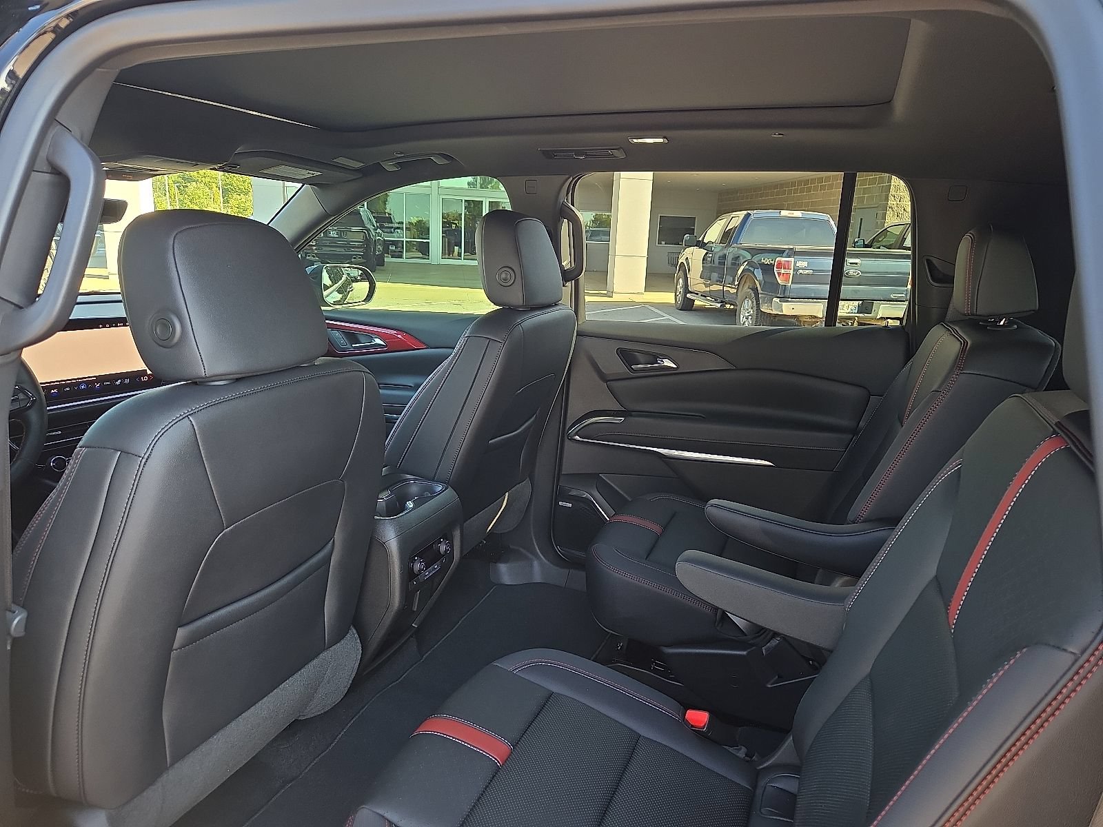 Used 2025 Chevrolet Traverse RS AWD/4WD image 10