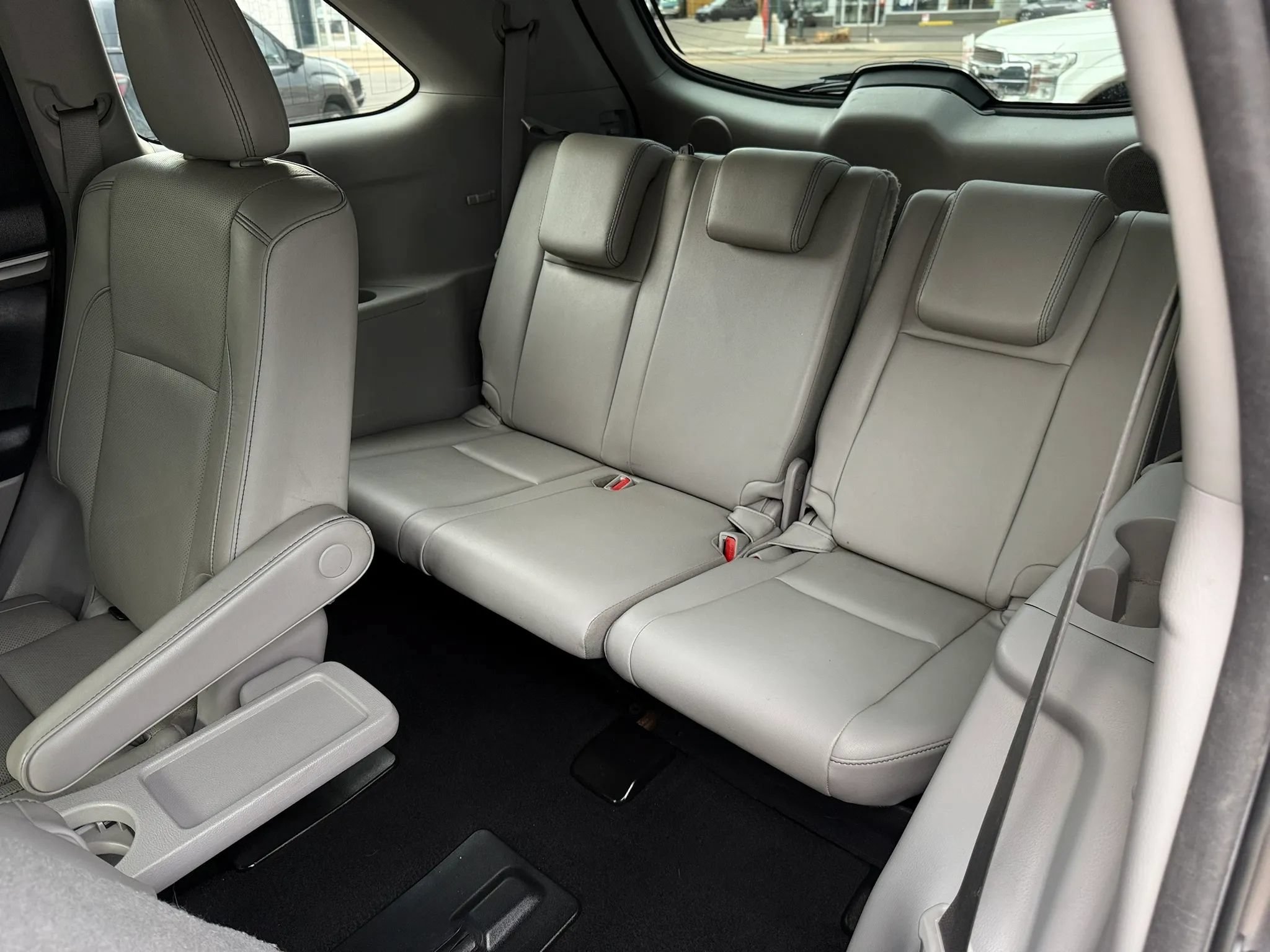 Used 2018 Toyota Highlander Limited w/ Carpet Mat Package (TMS) AWD/4WD image 17
