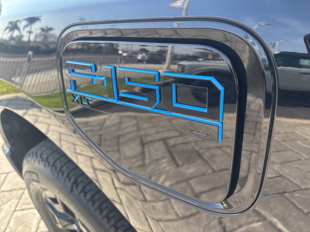 Used 2025 Ford F150 Lightning XLT AWD/4WD image 5