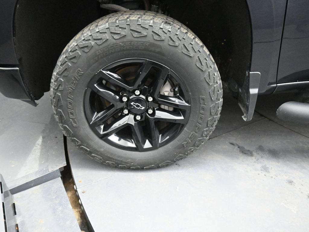 Used 2022 Chevrolet Silverado 1500 LT Trail Boss w/ Convenience Package II image 13