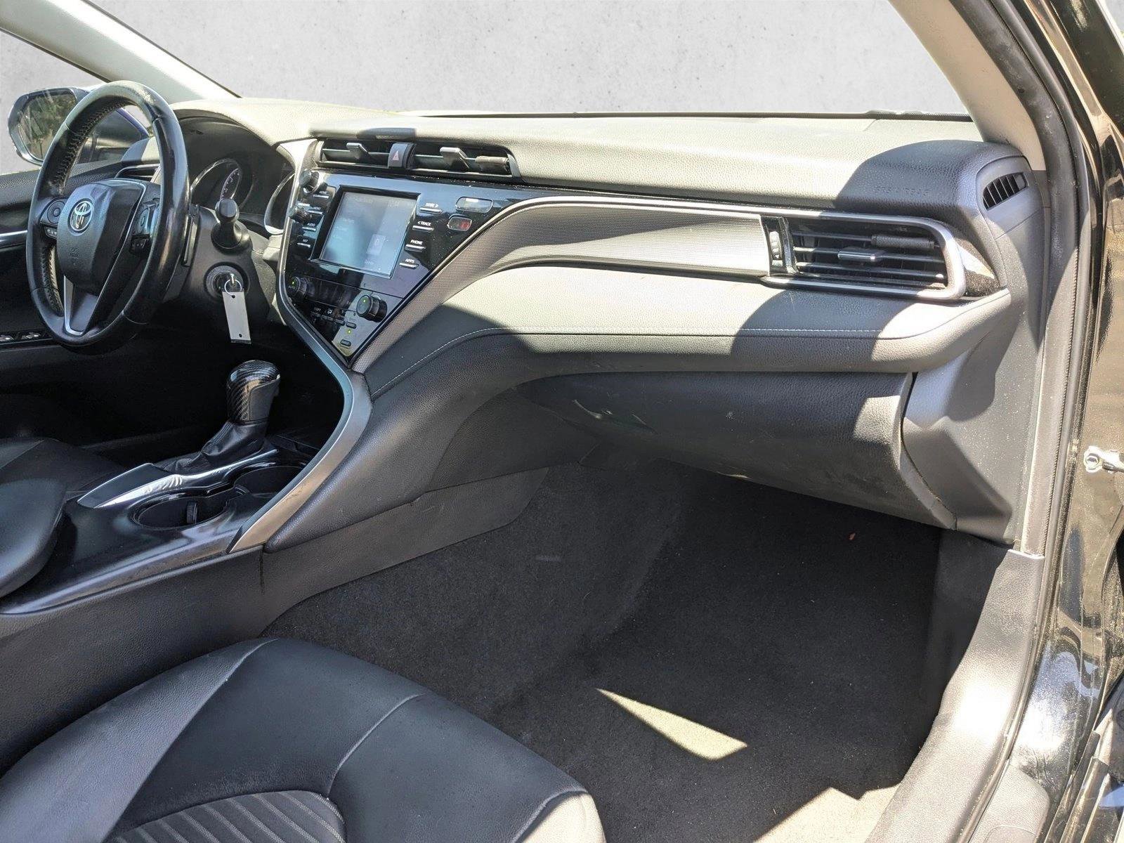Used 2019 Toyota Camry SE w/ Carpet Mat Package FWD image 20