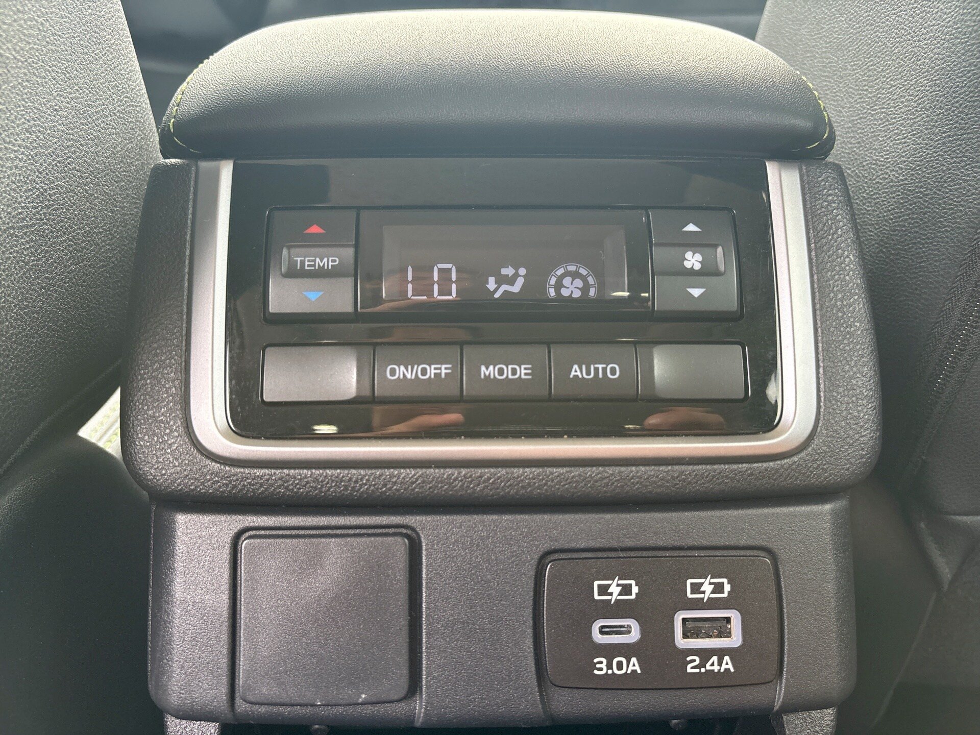 Used 2024 Subaru Ascent Onyx Edition AWD/4WD image 35