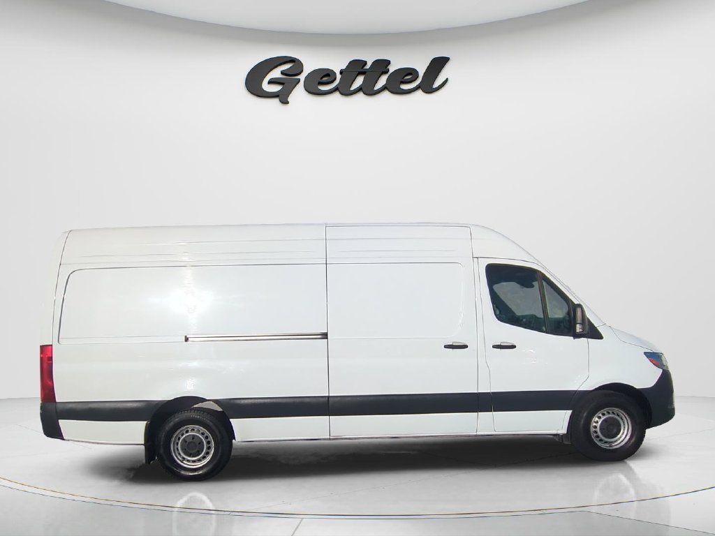 Used 2025 Mercedes-Benz Sprinter 2500 image 4