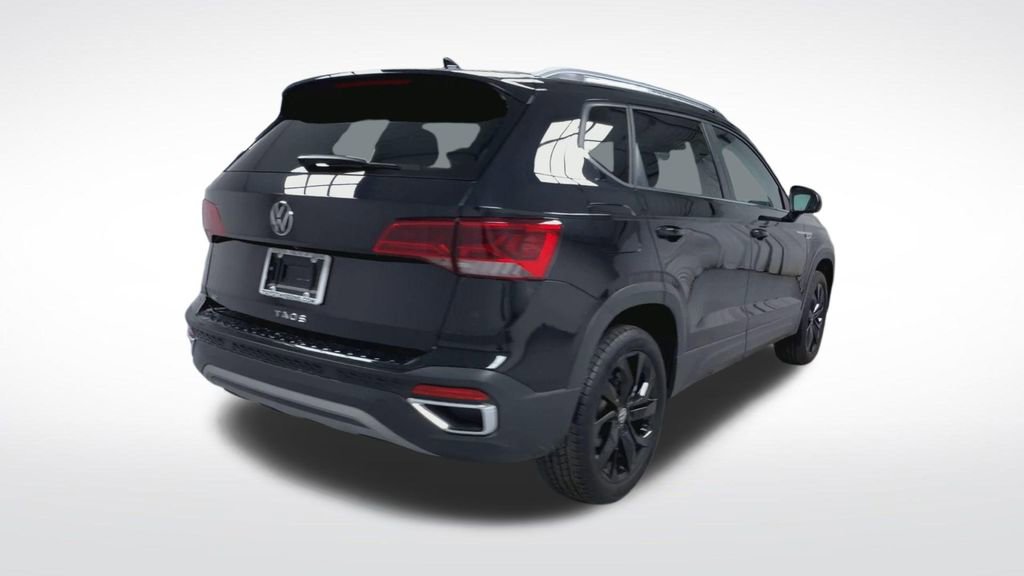 Used 2024 Volkswagen Taos SE image 8