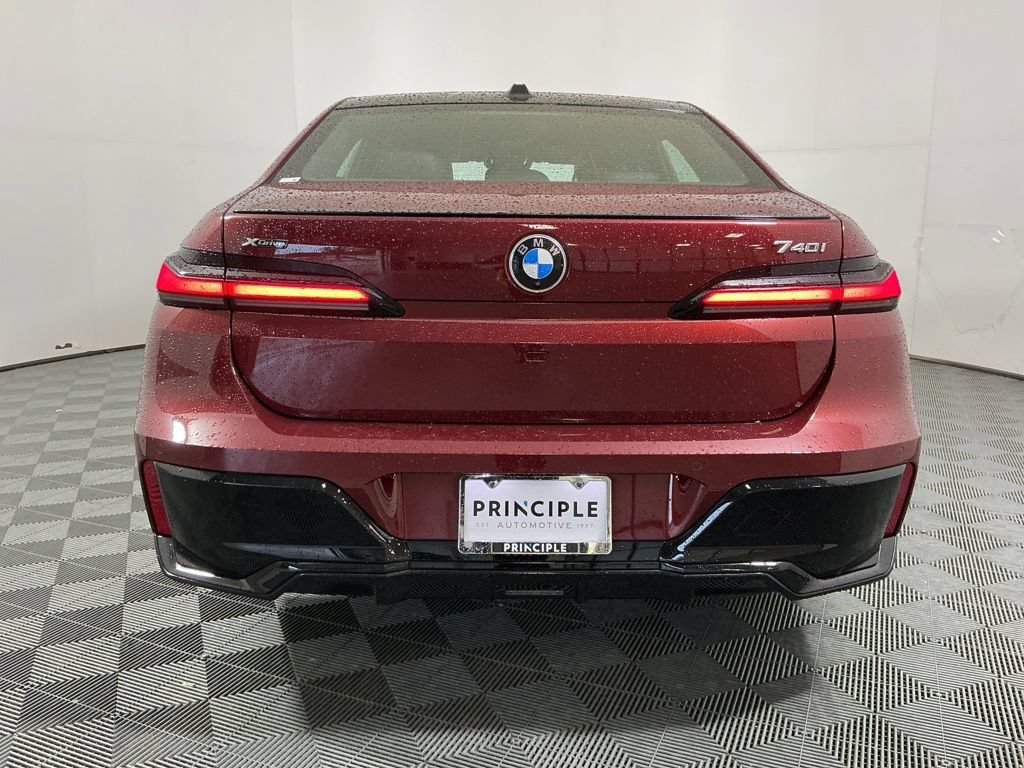 Certified 2025 BMW 740i xDrive w/ Premium Package AWD/4WD image 6