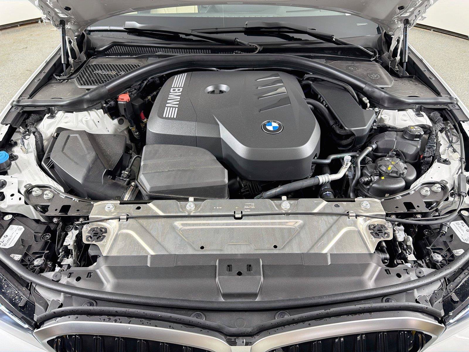 New 2026 BMW 330i xDrive Sedan w/ Premium Package AWD/4WD image 31