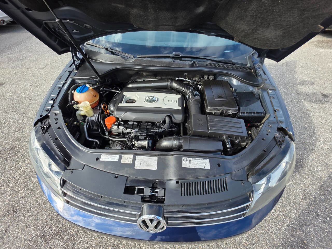 Used 2012 Volkswagen Eos Lux FWD image 16