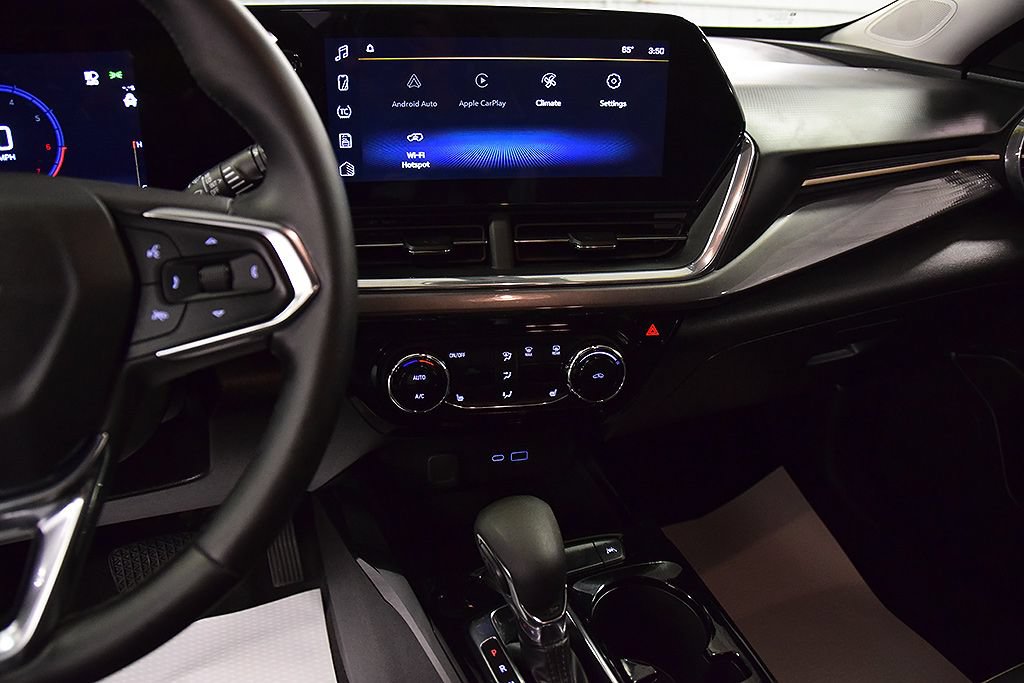 Used 2024 Chevrolet Trax ACTIV w/ Driver Confidence Package FWD image 21
