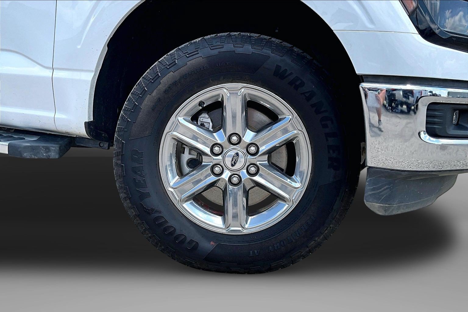 Used 2025 Ford F150 XLT w/ Equipment Group 301A Standard AWD/4WD image 9