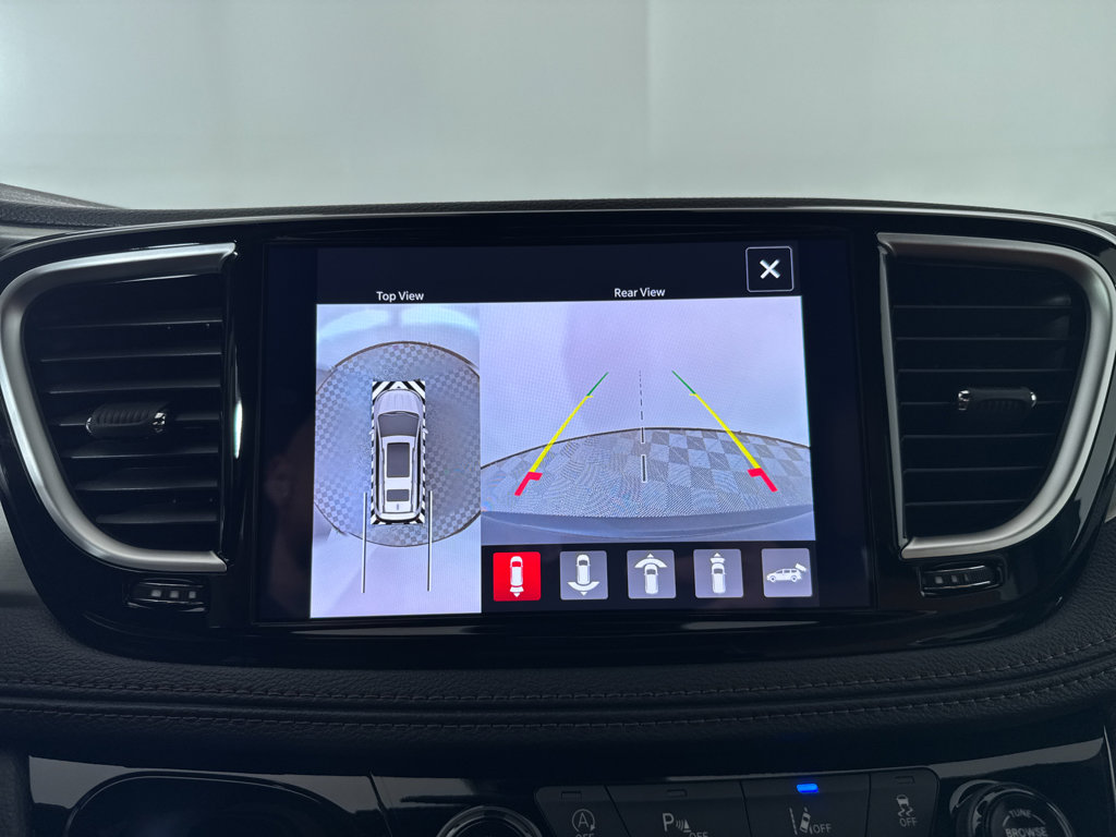 New 2026 Chrysler Pacifica Pinnacle image 21