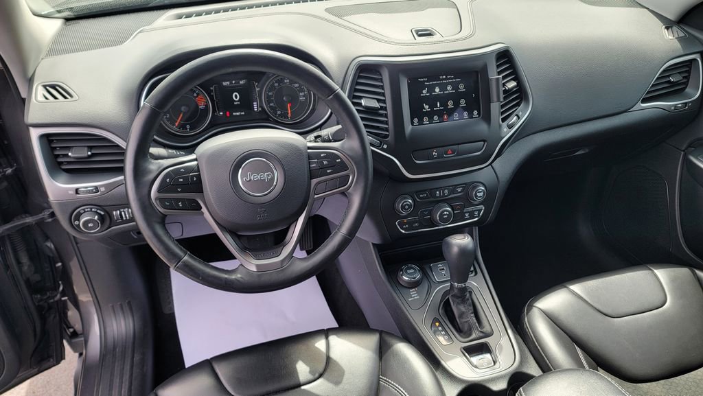 Used 2019 Jeep Cherokee Latitude Plus w/ Cold Weather Group image 24