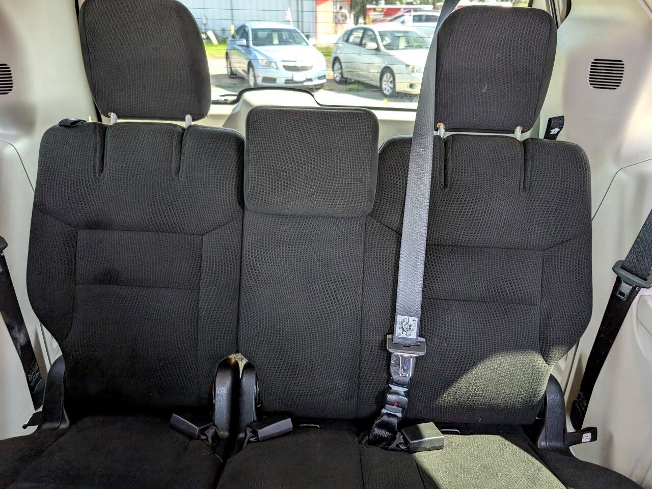Used 2015 Dodge Grand Caravan SXT image 23