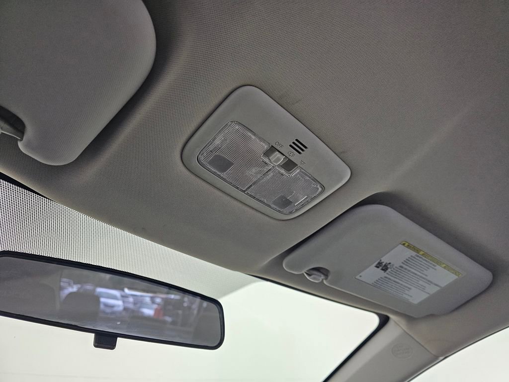 Used 2016 Toyota Corolla LE image 29