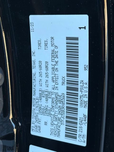 Used 2024 Toyota Tundra Limited AWD/4WD image 31