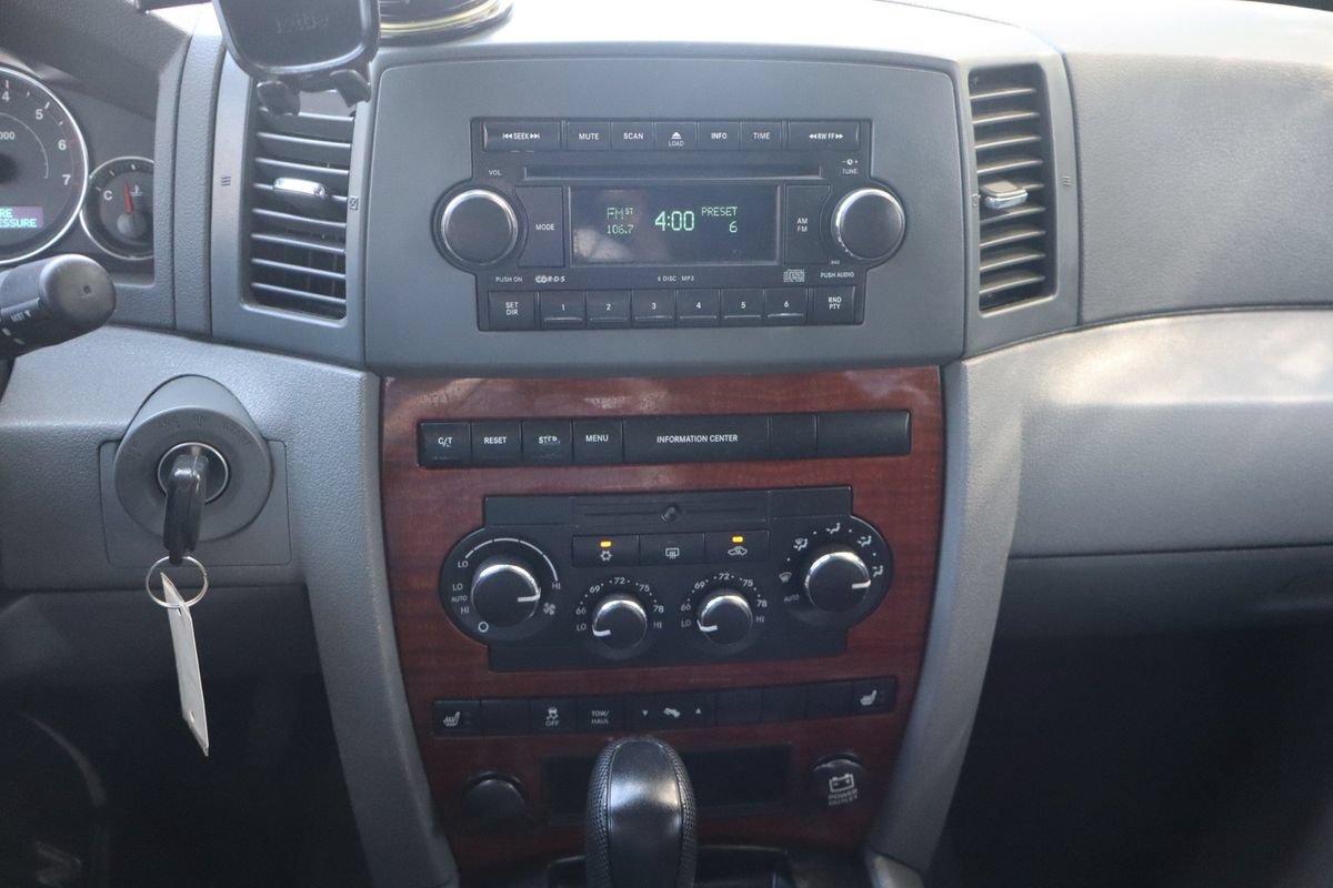 Used 2007 Jeep Grand Cherokee Limited w/ Trailer Tow Group IV AWD/4WD image 33