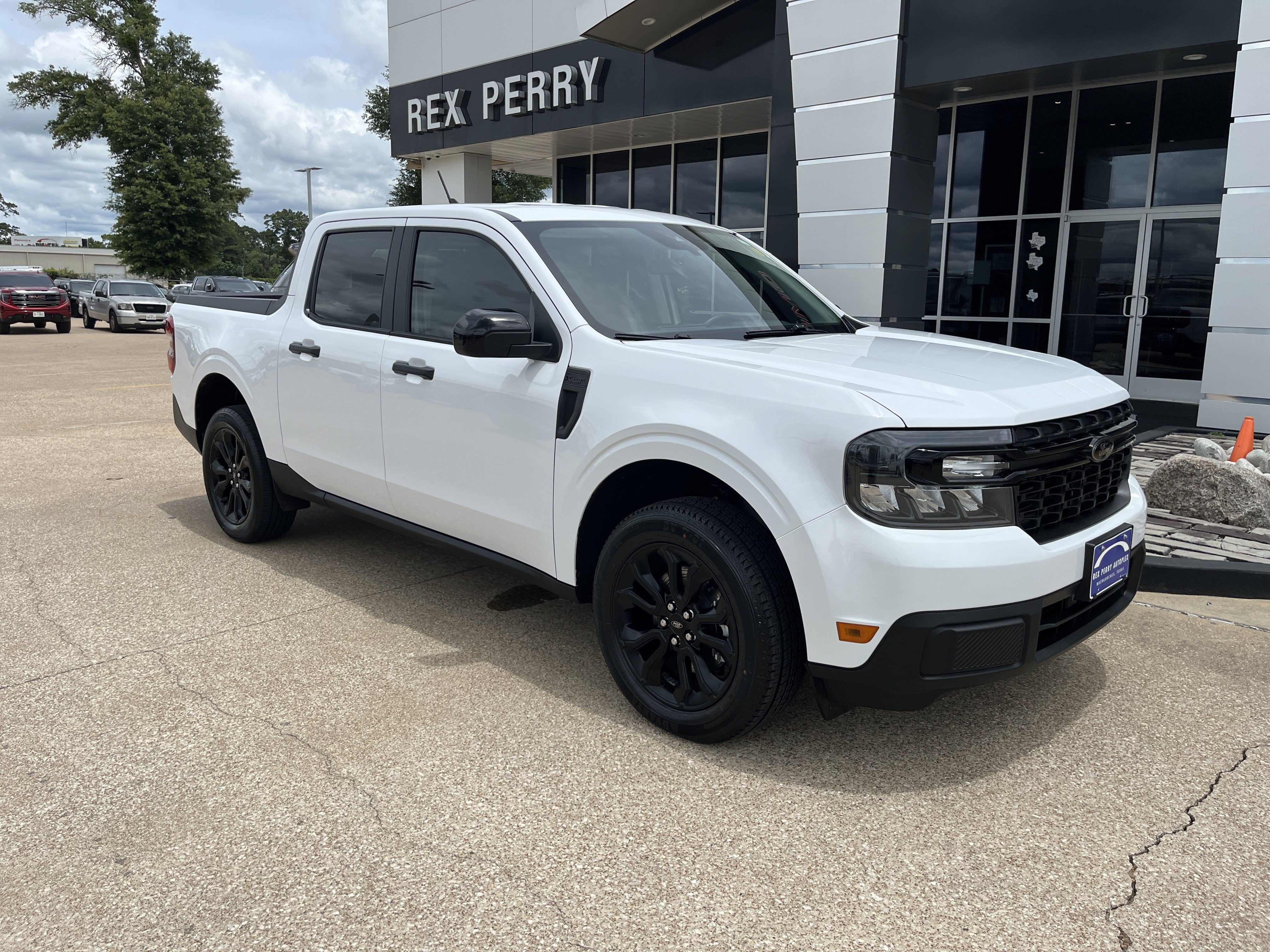 Used 2024 Ford Maverick XLT w/ XLT Luxury Package FWD image 2
