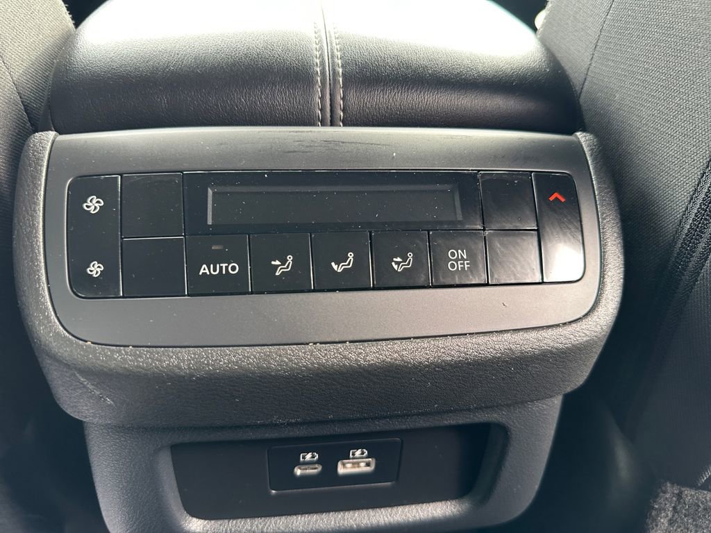 Used 2024 Nissan Pathfinder SV w/ SV Premium Package image 16