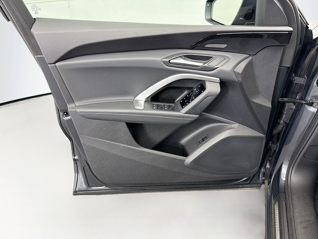 Certified 2025 Audi Q5 Premium Plus w/ Premium Plus image 23
