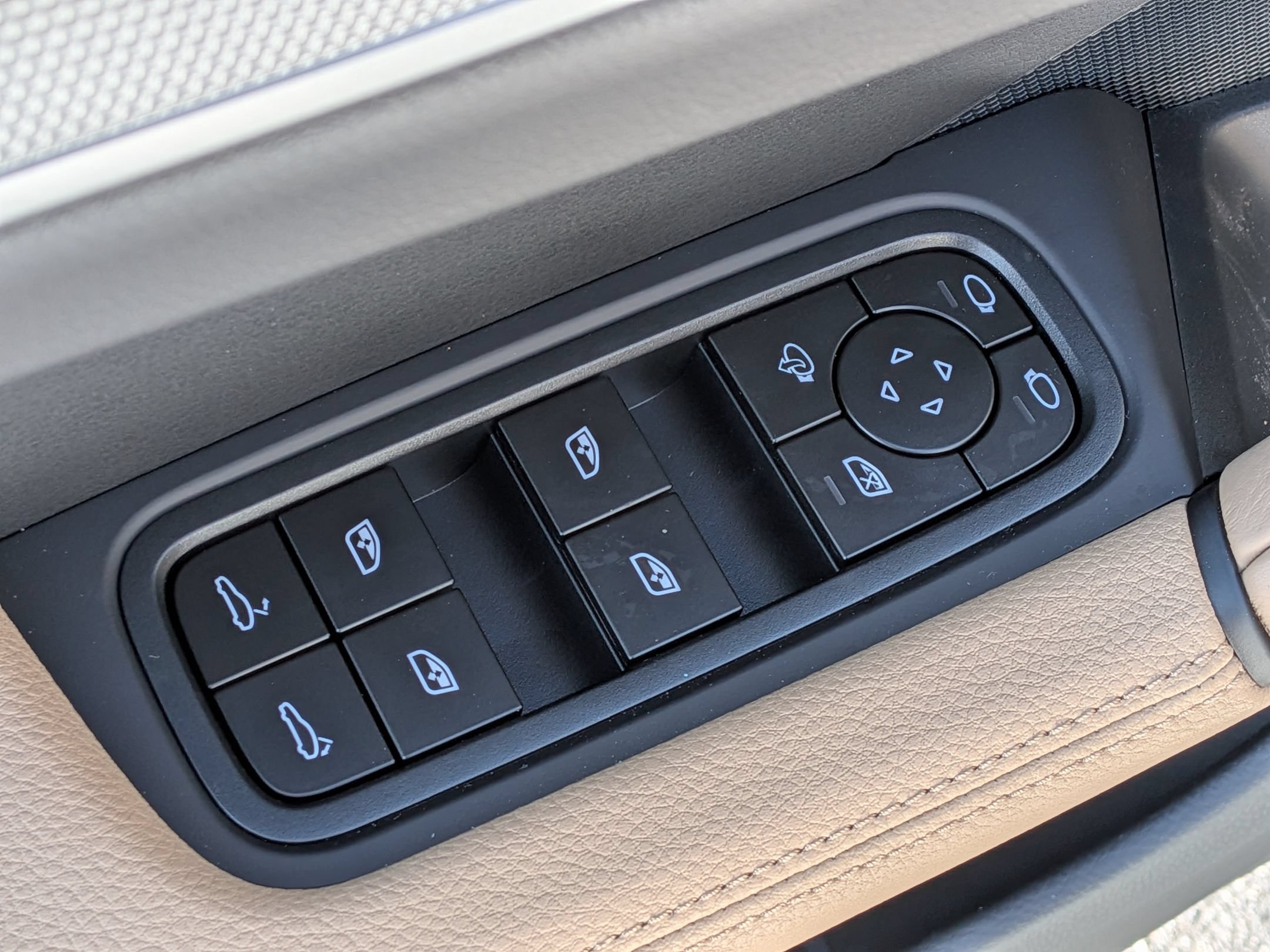 New 2026 Porsche Cayenne Coupe AWD/4WD image 25