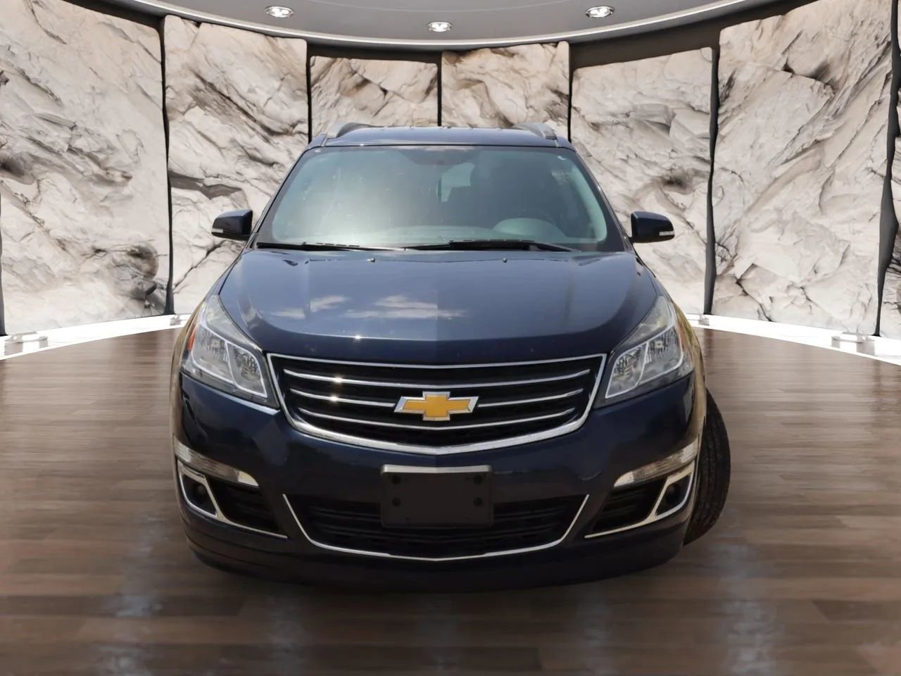 Used 2016 Chevrolet Traverse LT w/ Style and Technology Package image 2