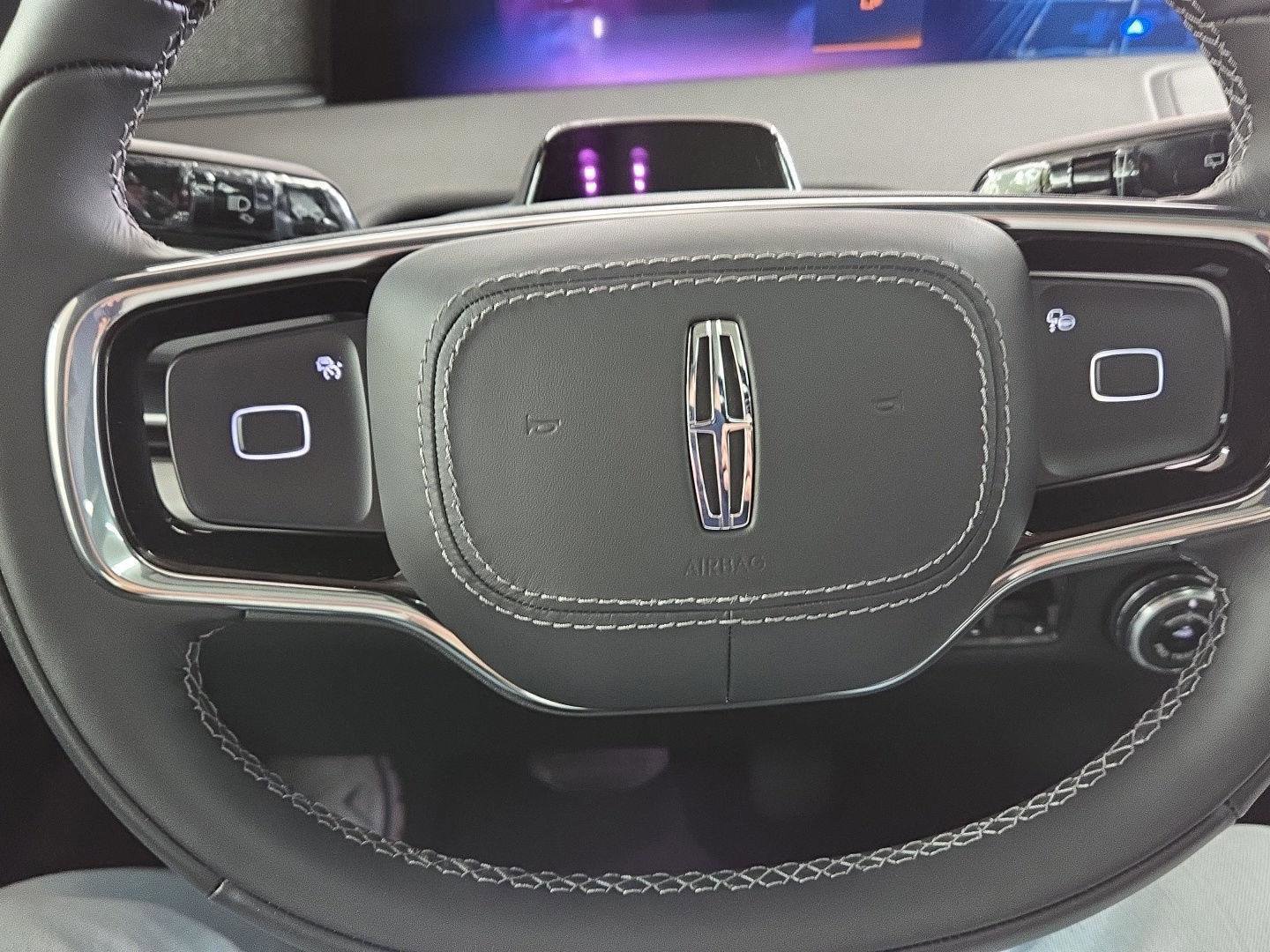 New 2025 Lincoln Navigator L Reserve w/ Jet Appearance Package image 8