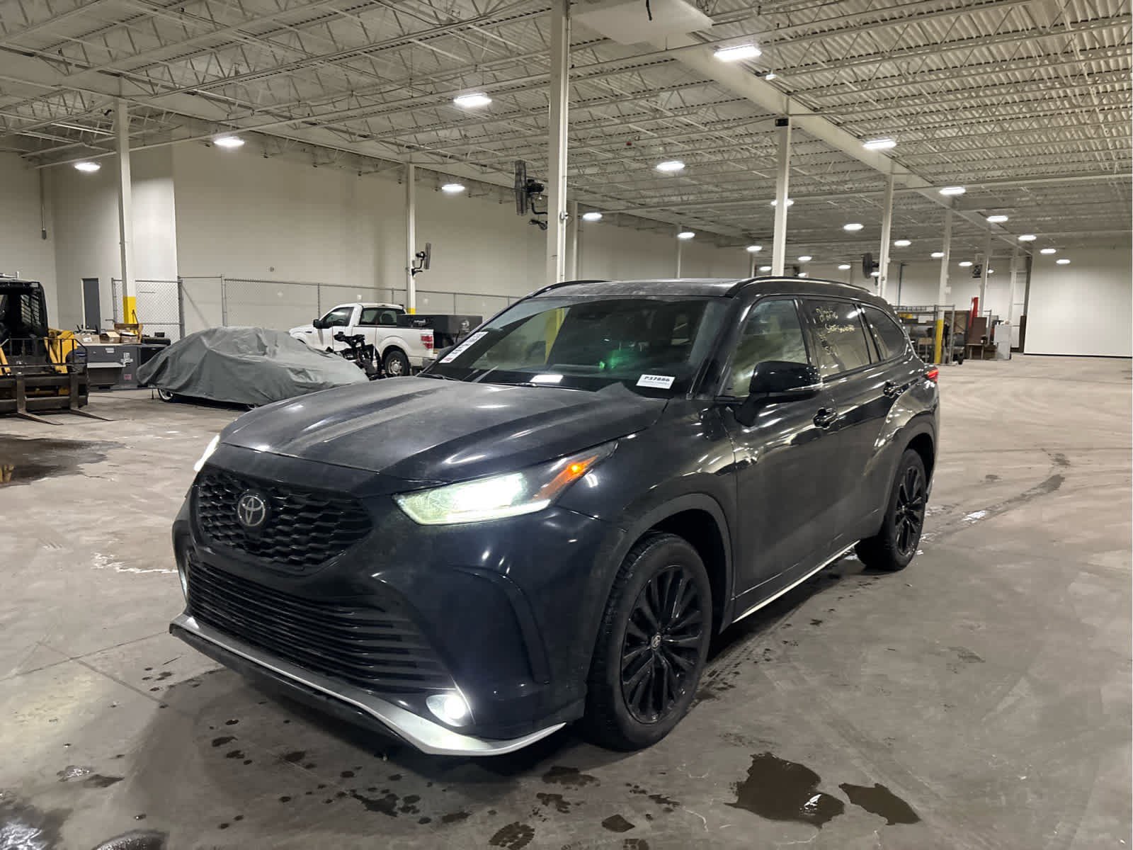 Used 2025 Toyota Highlander XSE image 3