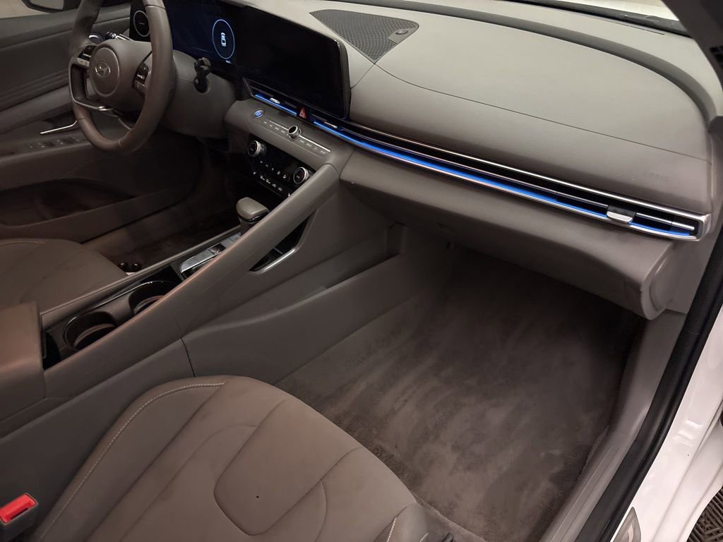 Used 2024 Hyundai Elantra SEL w/ Convenience Package image 23