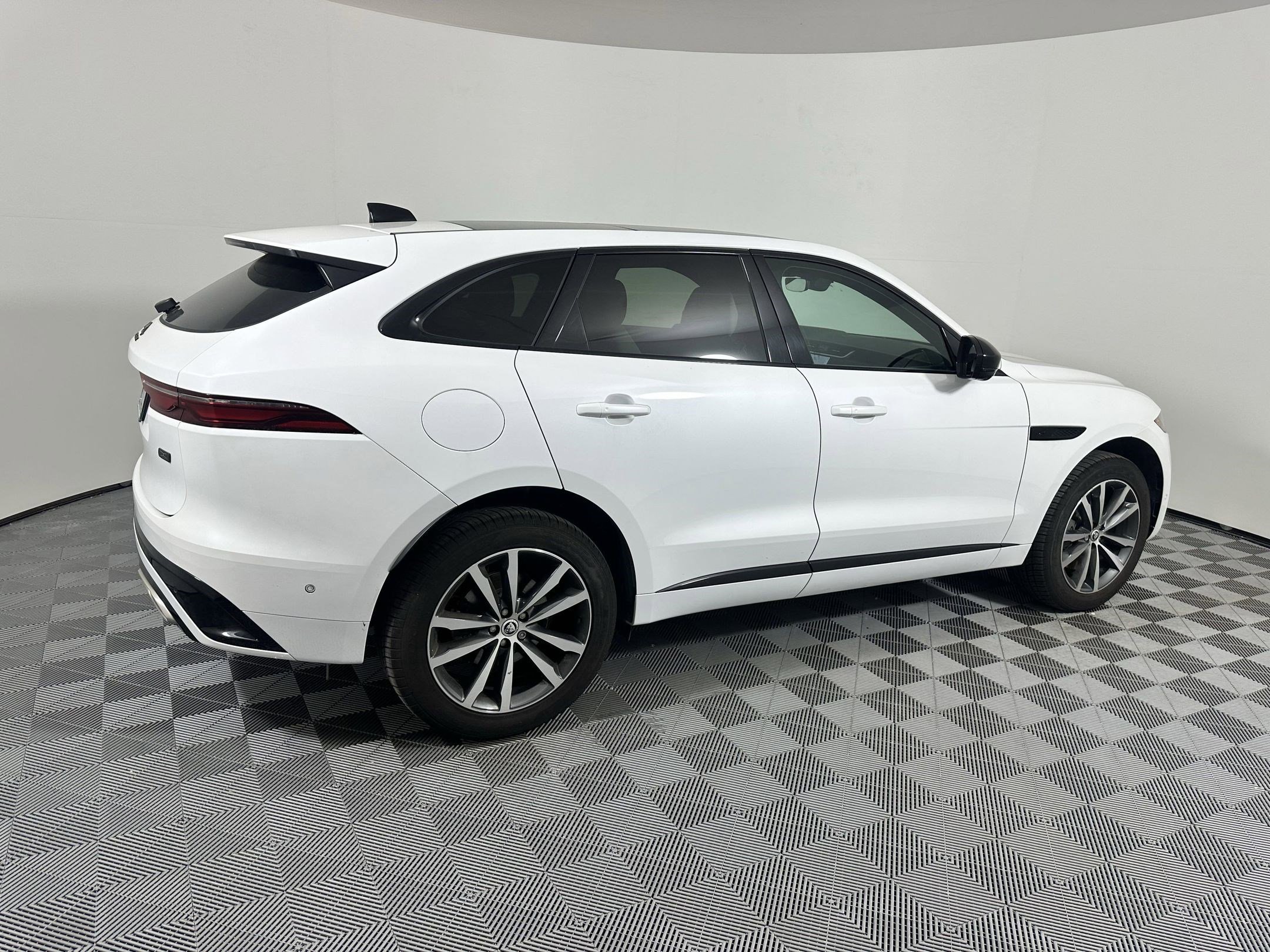 New 2026 Jaguar F-PACE R-Dynamic S image 19