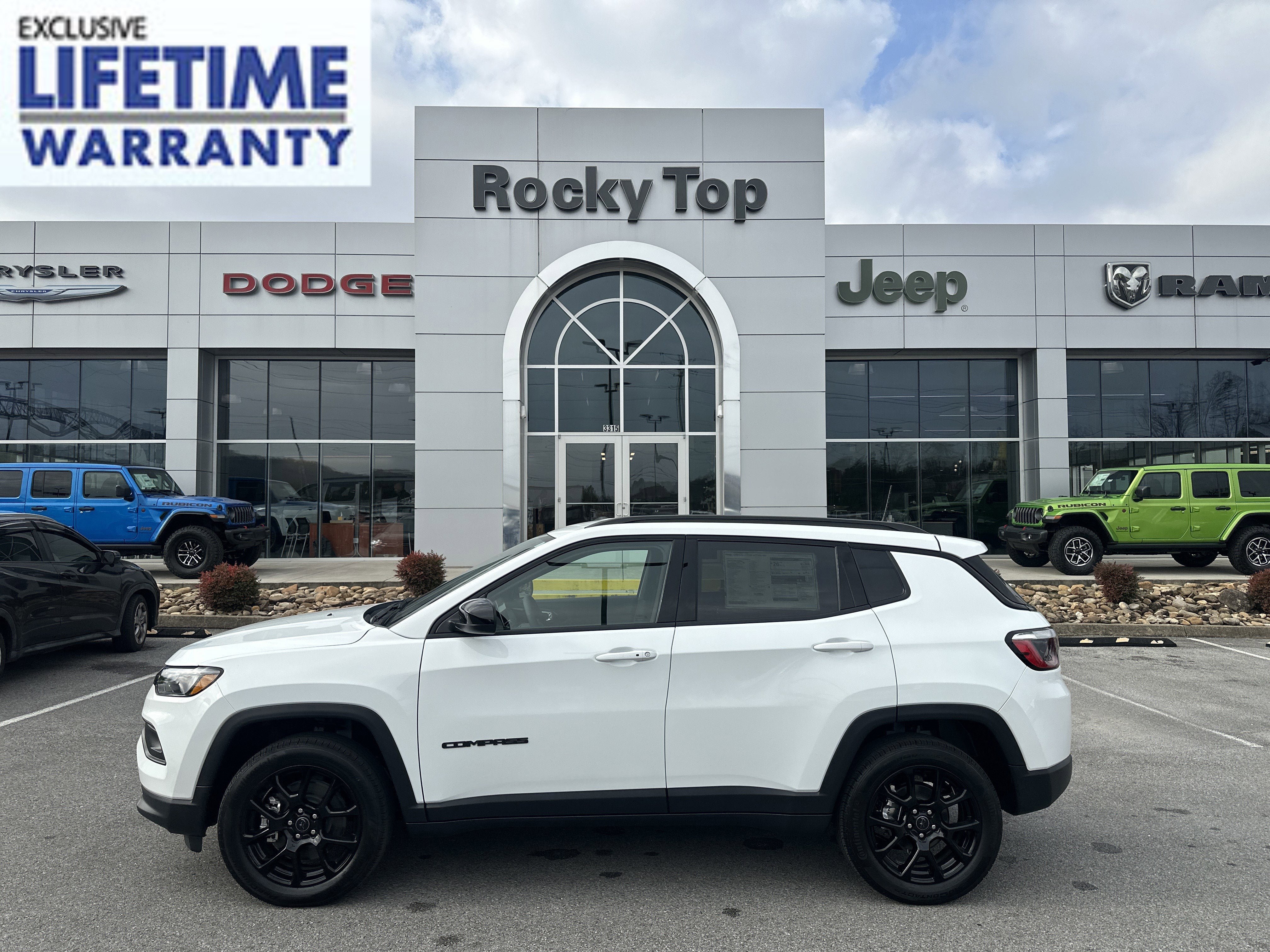 New 2026 Jeep Compass Latitude AWD/4WD image 1