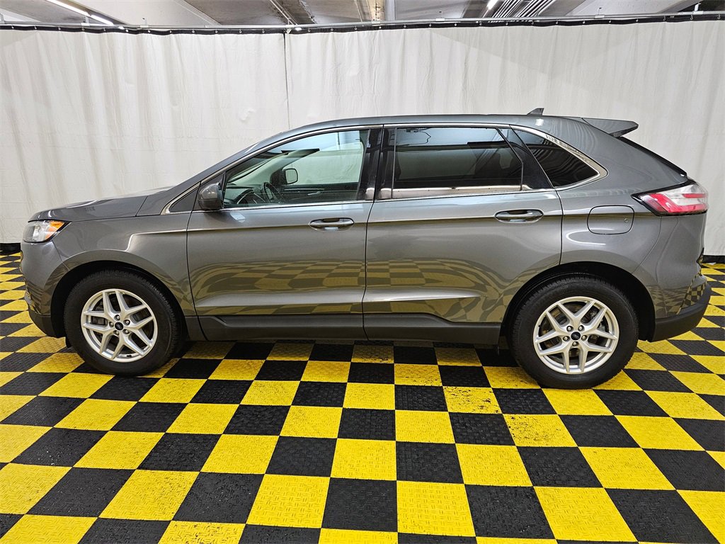 Used 2021 Ford Edge SEL w/ Cargo Accessory Package image 6