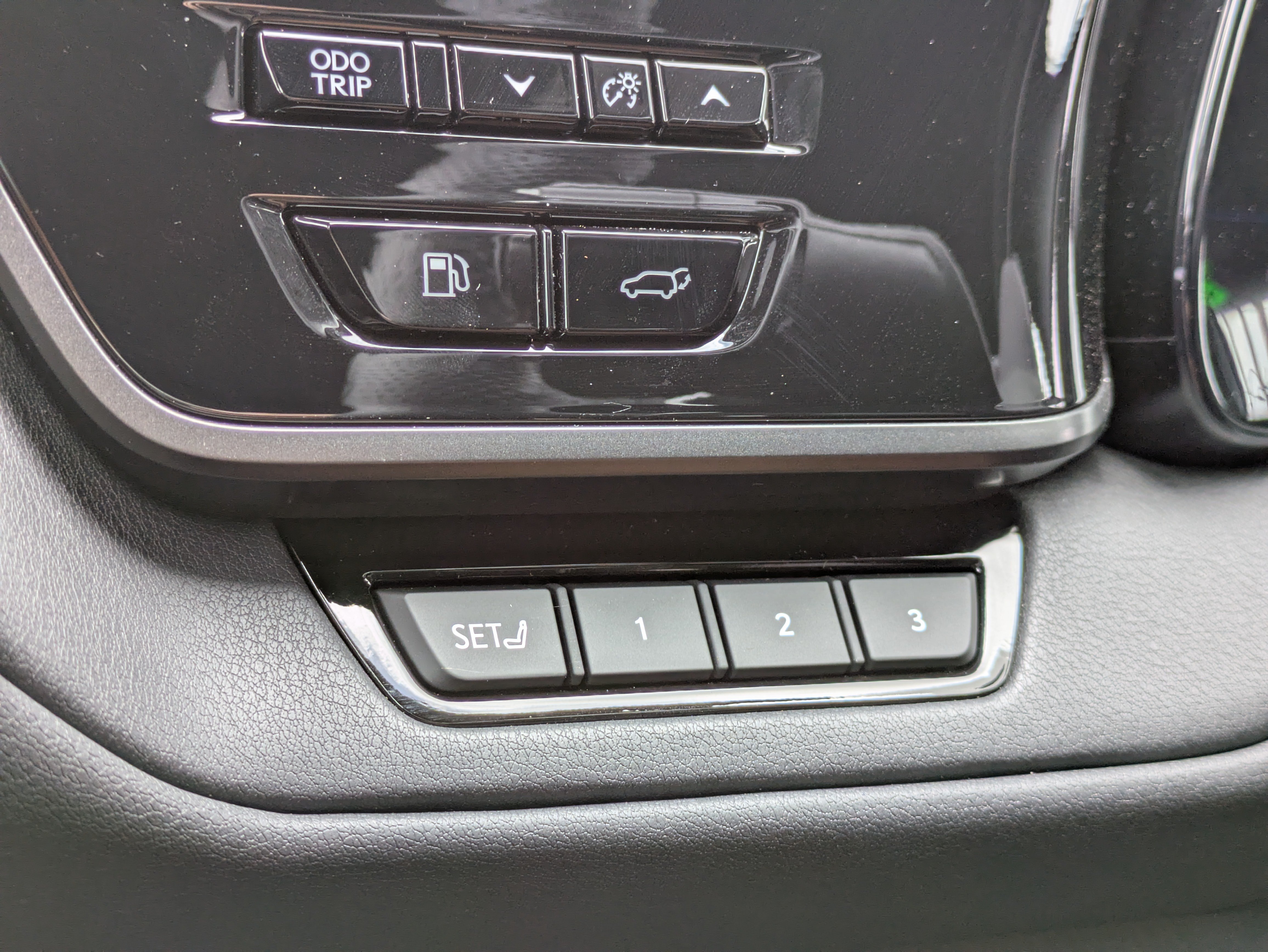 Used 2026 Lexus TX 500h AWD w/ Technology Package image 22