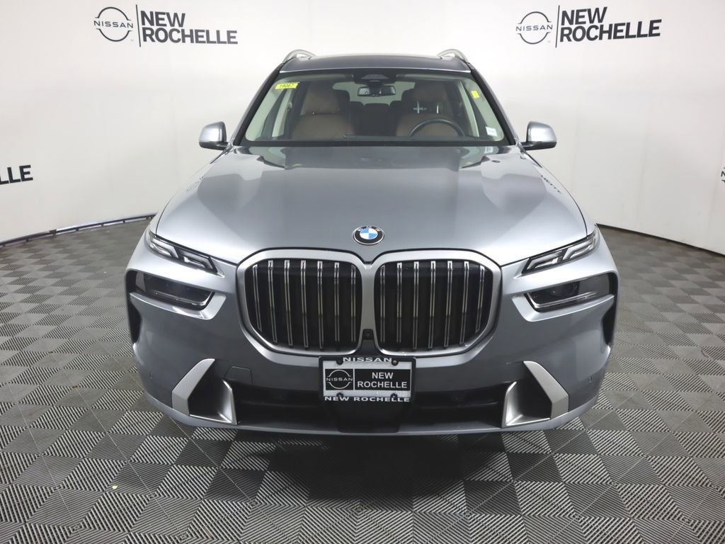 Used 2024 BMW X7 xDrive40i w/ Climate Comfort Package image 2