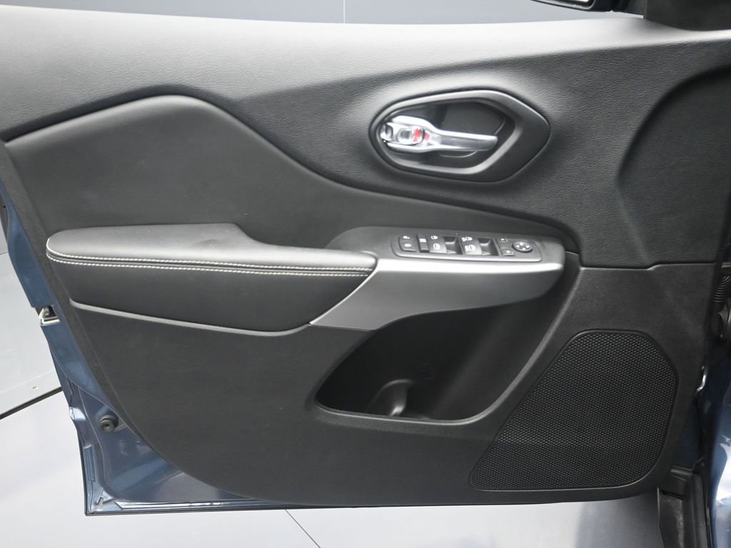 Used 2021 Jeep Cherokee Latitude Lux 80th Anniv w/ Quick Order Package 26U 80TH image 11