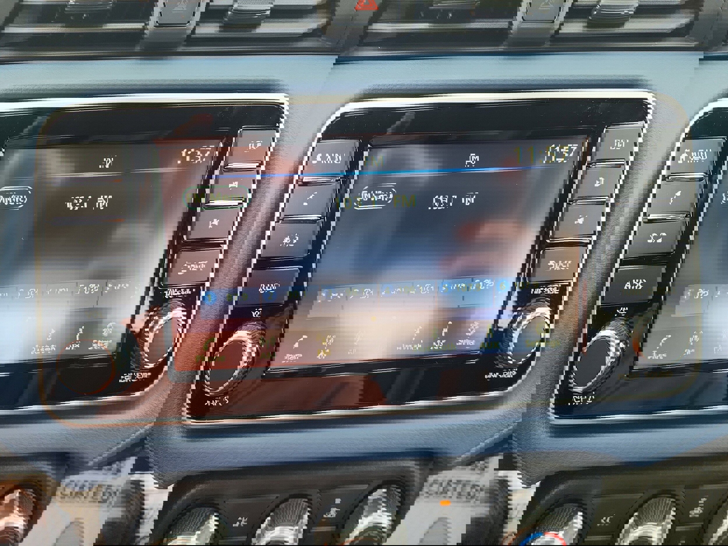 New 2025 Nissan Versa SV w/ Trunk Package image 15