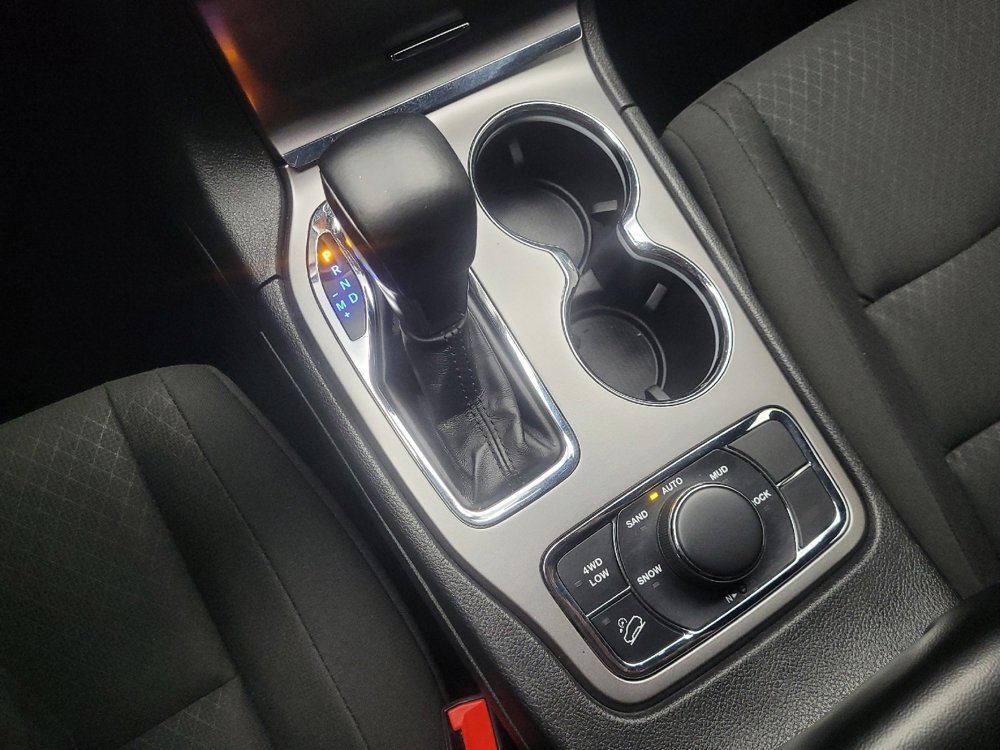 Used 2019 Jeep Grand Cherokee Laredo image 26