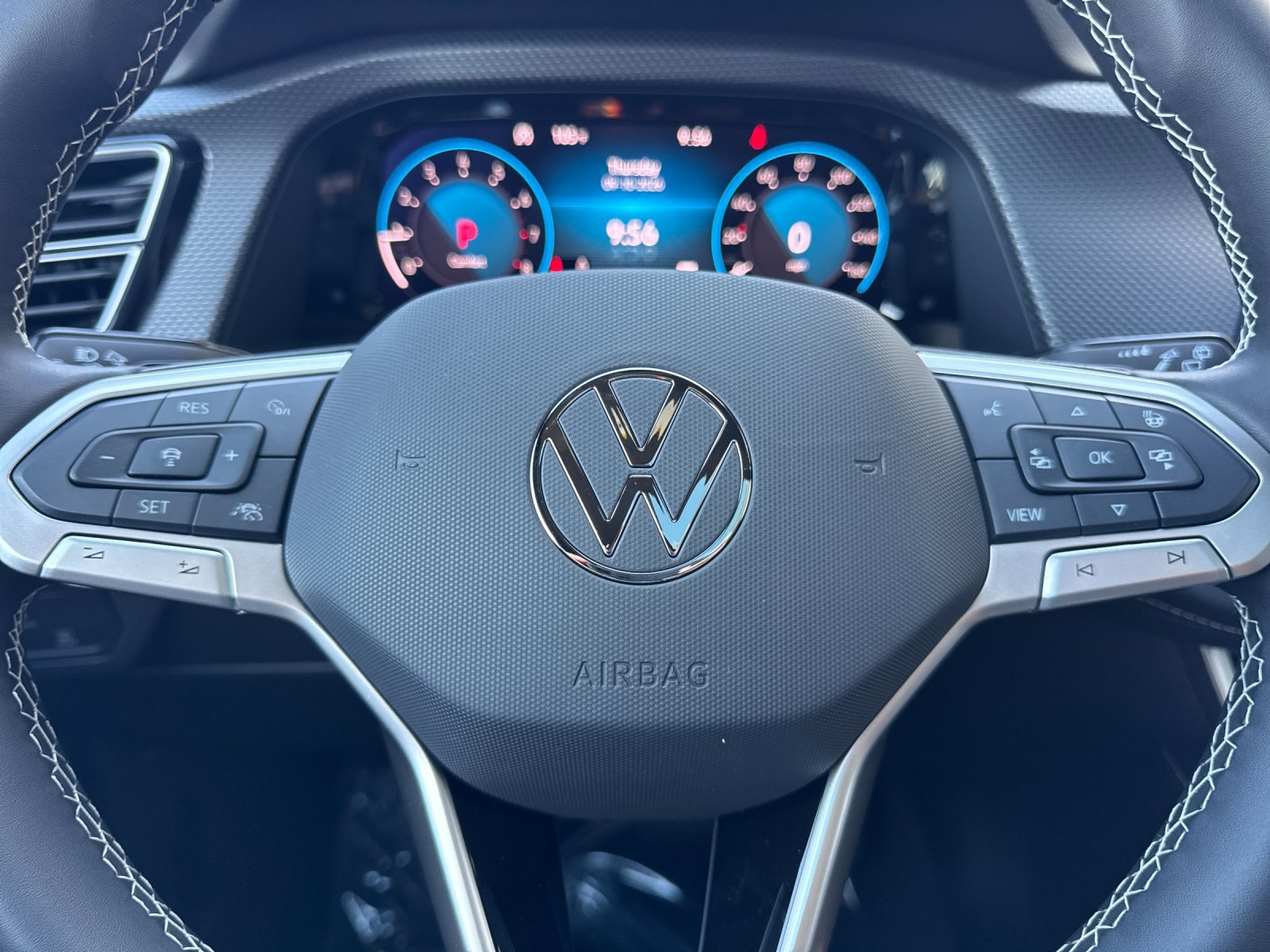 New 2026 Volkswagen Atlas Cross Sport SEL AWD/4WD image 24