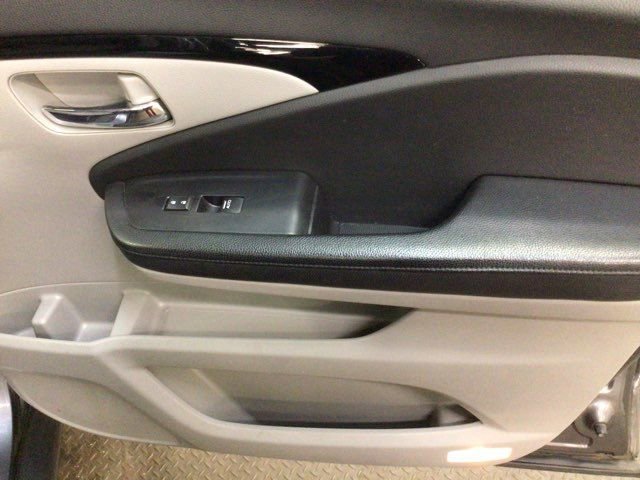 Used 2017 Honda Pilot Elite image 7