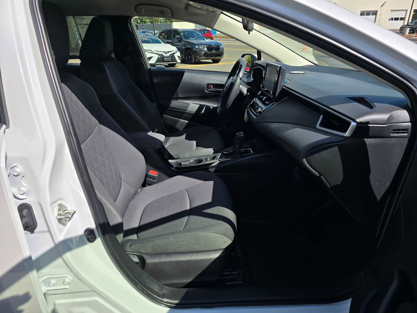 Used 2022 Toyota Corolla LE FWD image 11
