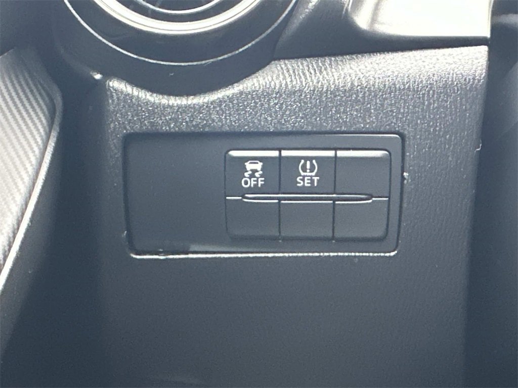 Used 2019 Toyota Yaris LE image 26