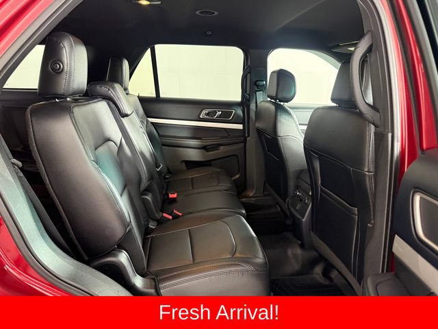 Used 2016 Ford Explorer XLT w/ Equipment Group 202A AWD/4WD image 17