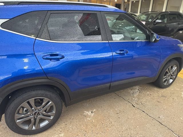 Used 2023 Kia Seltos S FWD image 8