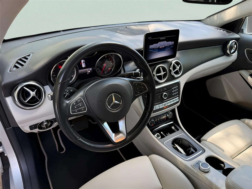 Used 2019 Mercedes-Benz GLA 250 4MATIC image 12