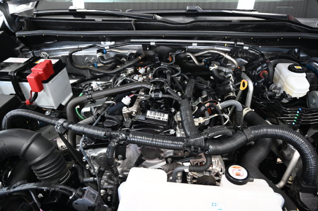 Used 2025 Toyota 4Runner SR5 AWD/4WD image 32