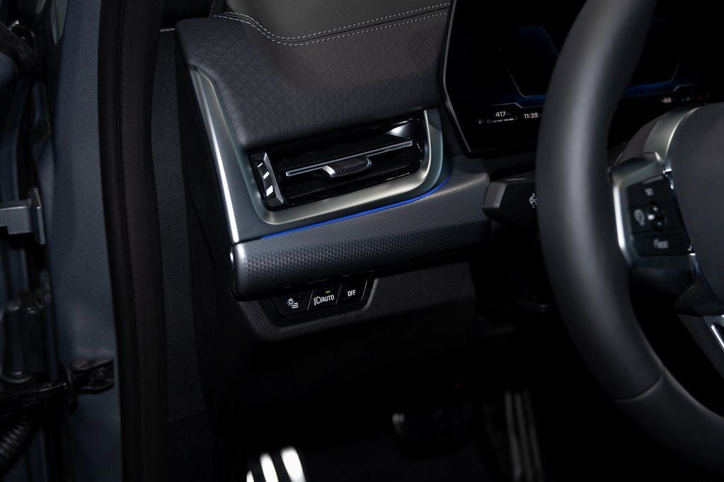Used 2025 BMW X2 M35i w/ Premium Package image 15