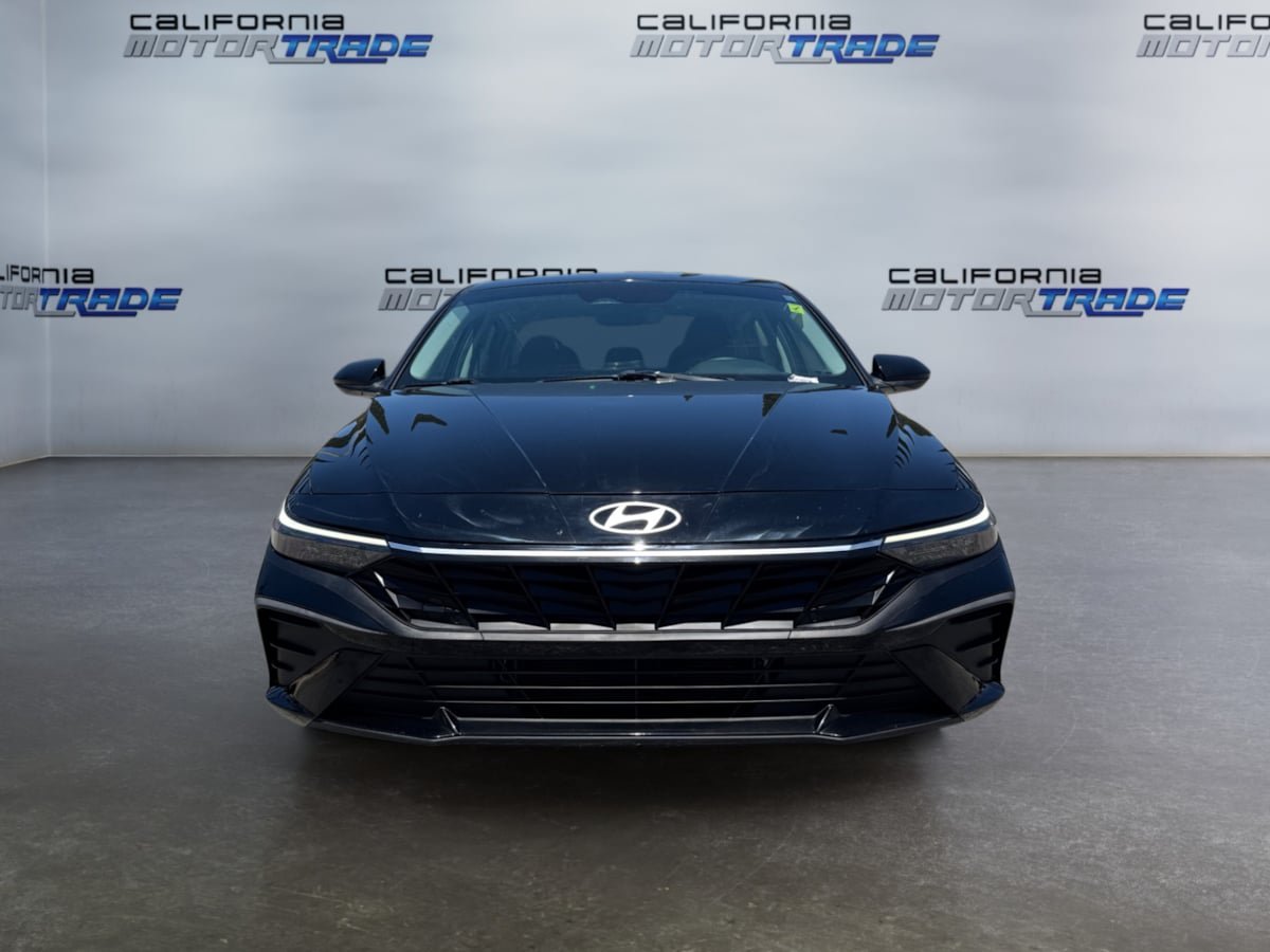 Used 2024 Hyundai Elantra Blue FWD image 2
