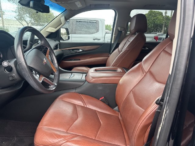 Used 2020 Cadillac Escalade Luxury RWD image 9